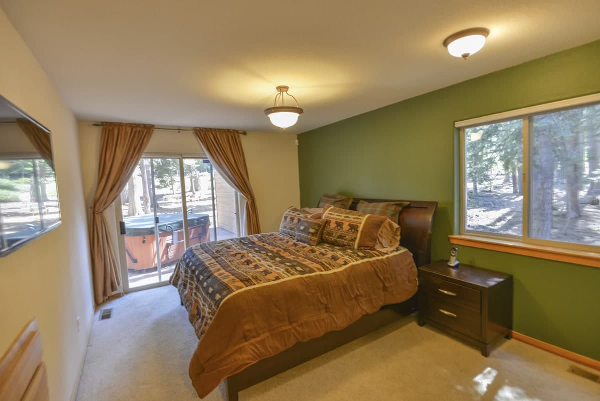 Kantor's Hideout Family Cabin with Hot Tub & Pool - Photo 1