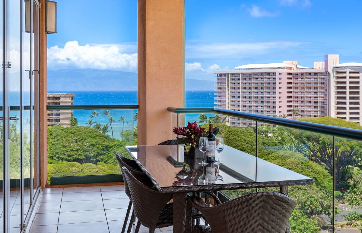 Condo in Lahaina · ★4.8 · 2 bedrooms · 3 beds · 2 baths - Photo 5