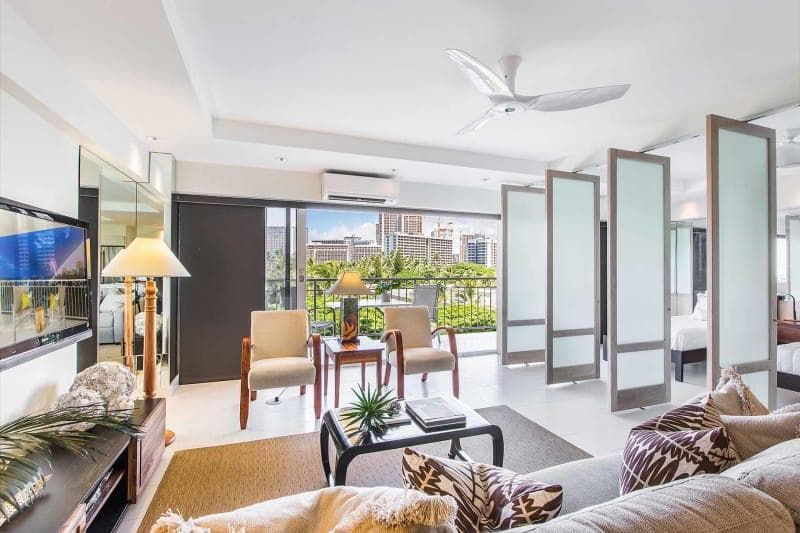 Condo in Honolulu · ★4.54 · 2 bedrooms · 3 beds · 2 shared baths - Photo 2