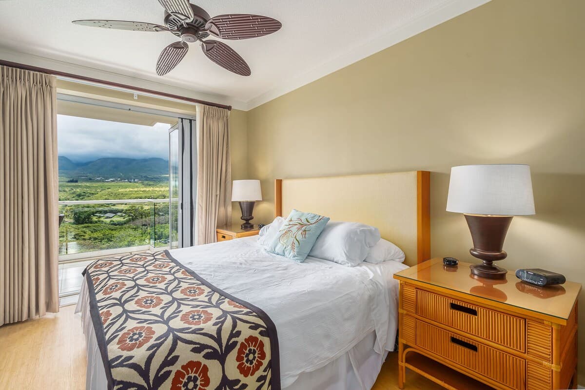 Condo in Lahaina · ★4.82 · 2 bedrooms · 3 beds · 2 baths - Photo 5