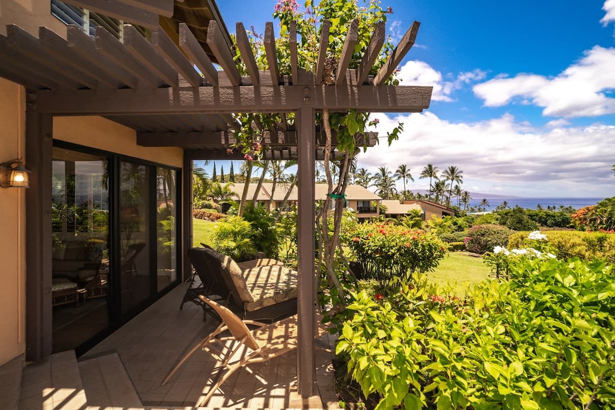 Condo in Kihei · ★4.7 · 2 bedrooms · 4 beds · 2.5 baths - Photo 1