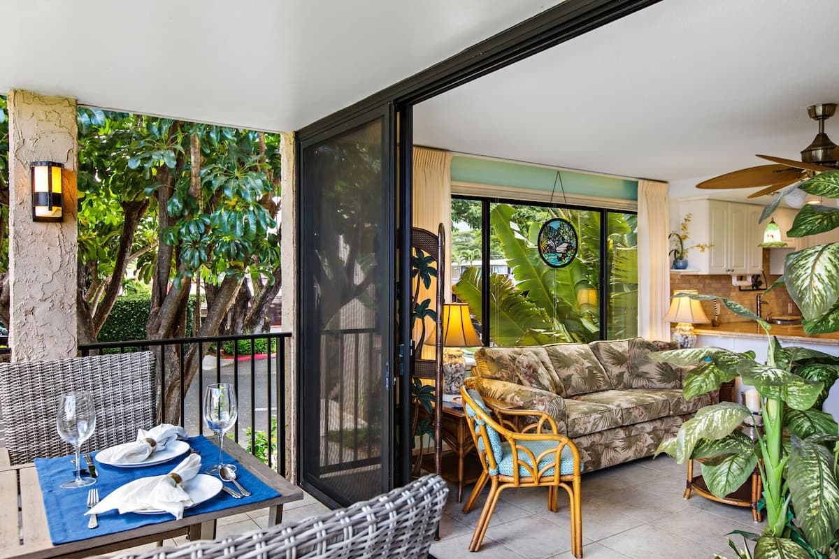 Condo in Lahaina · ★4.8 · 1 bedroom · 2 beds · 1 bath - Photo 4