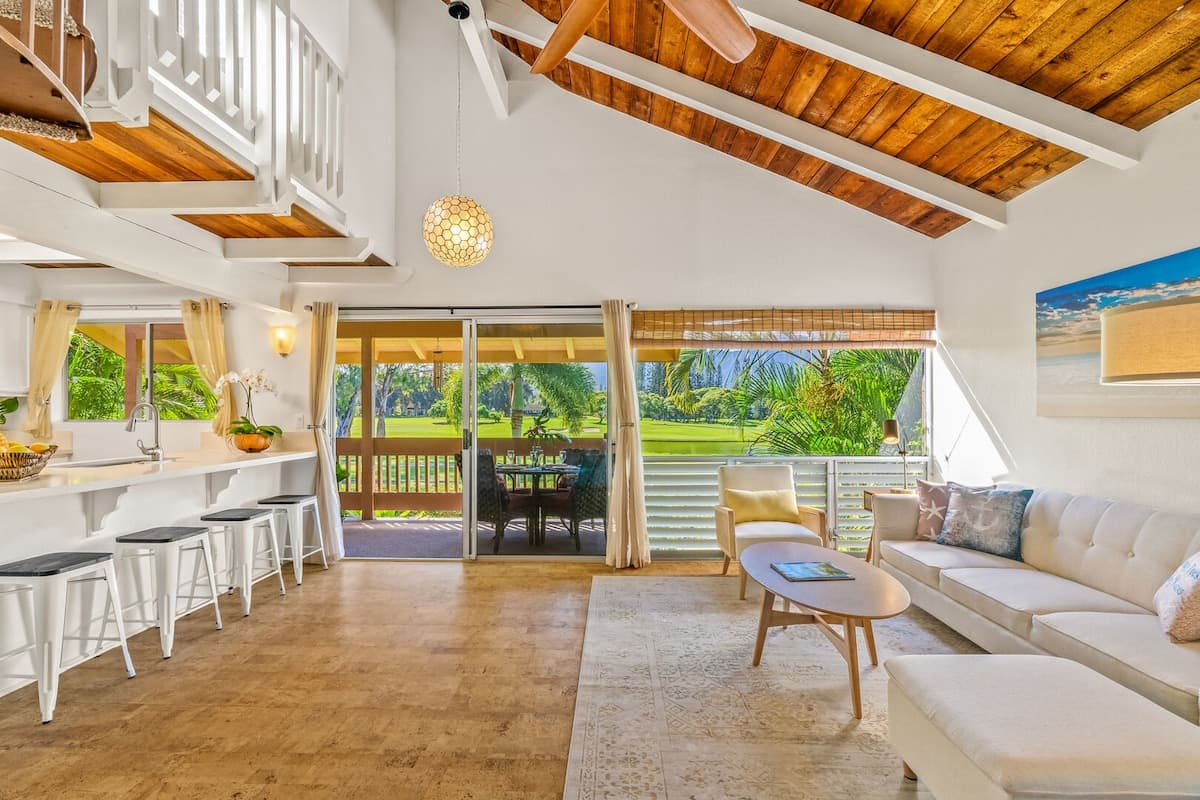 Condo in Princeville · ★4.8 · 1 bedroom · 2 beds · 1.5 private baths - Photo 3
