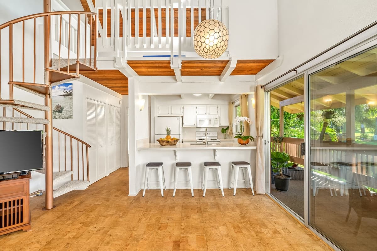 Condo in Princeville · ★4.55 · 2 bedrooms · 3 beds · 2.5 private baths - Photo 4