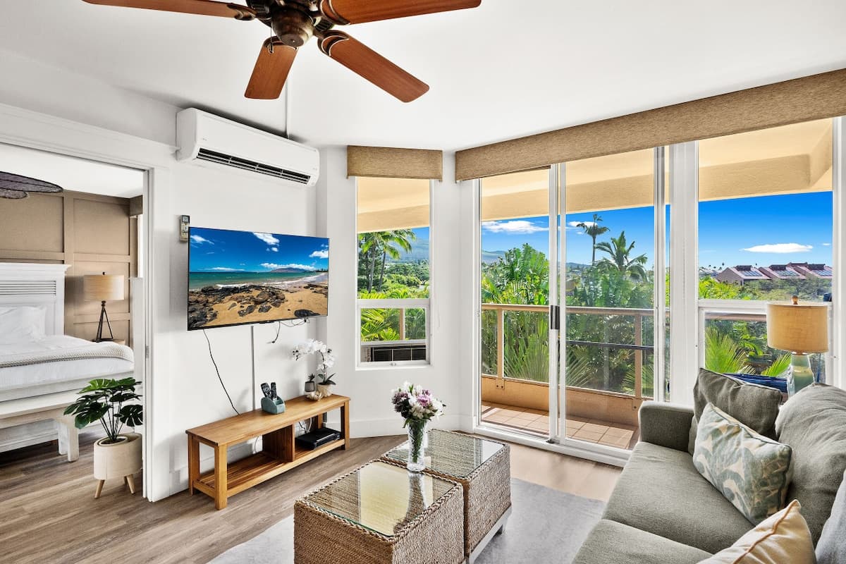 Condo in Kihei · ★4.96 · 1 bedroom · 2 beds · 1 private bath - Photo 2