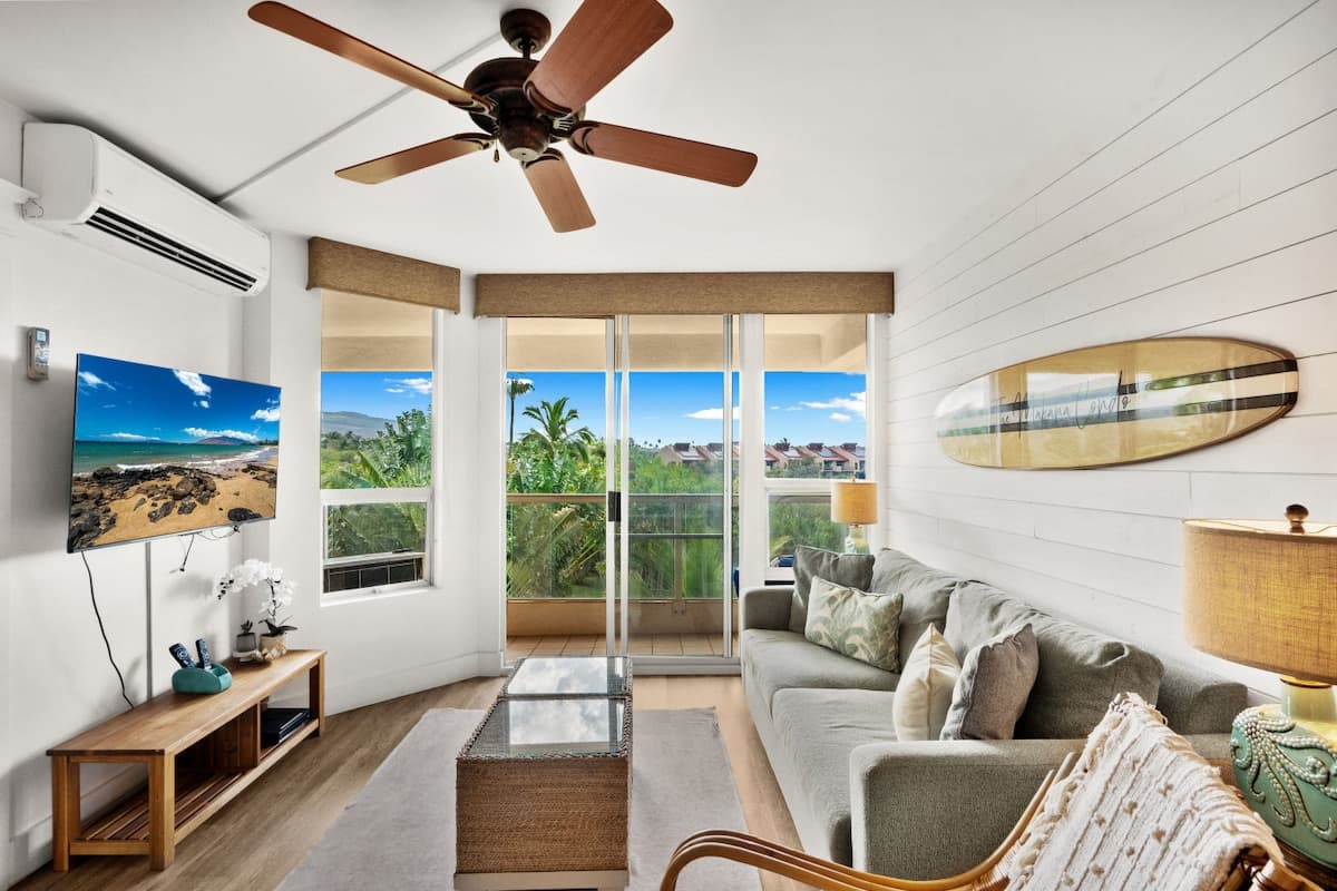 Condo in Kihei · ★4.96 · 1 bedroom · 2 beds · 1 private bath - Photo 4