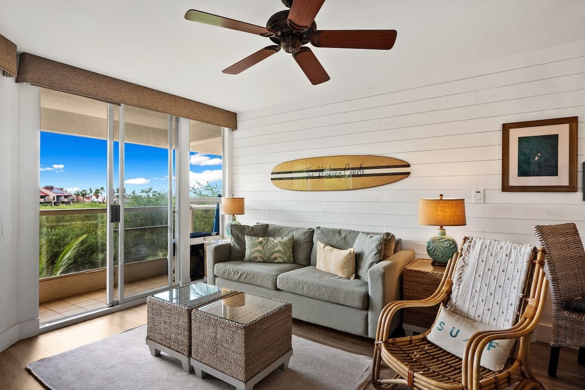 Condo in Kihei · ★4.96 · 1 bedroom · 2 beds · 1 private bath - Photo 5