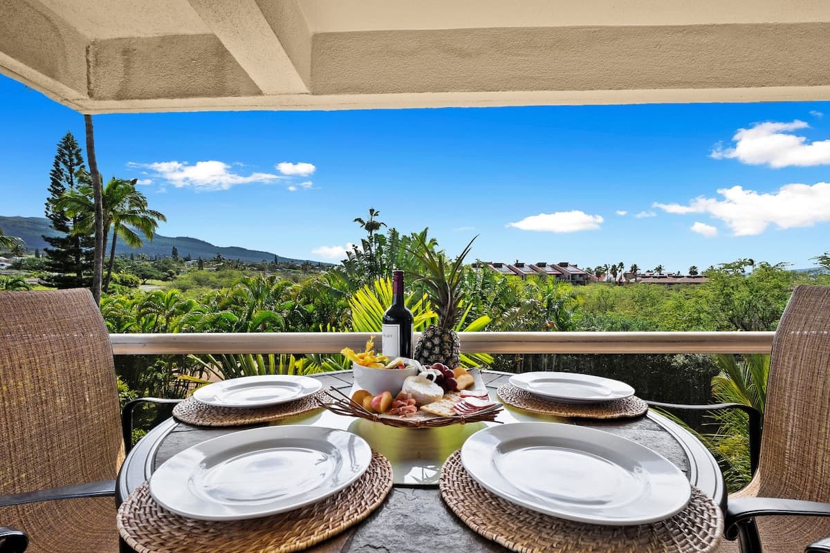 Condo in Kihei · ★4.96 · 1 bedroom · 2 beds · 1 private bath - Photo 3