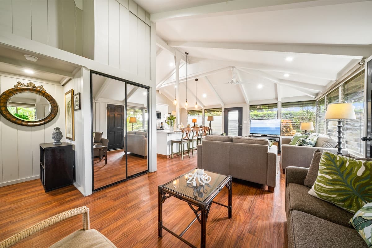 Beautiful 2BR 2 BA Cottage near Beach - ICC 13 - Photo 2