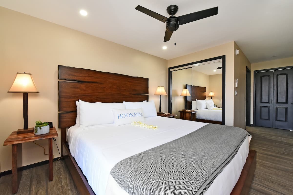 Condo in Kihei · ★4.76 · 1 bedroom · 2 beds · 2 baths - Photo 3