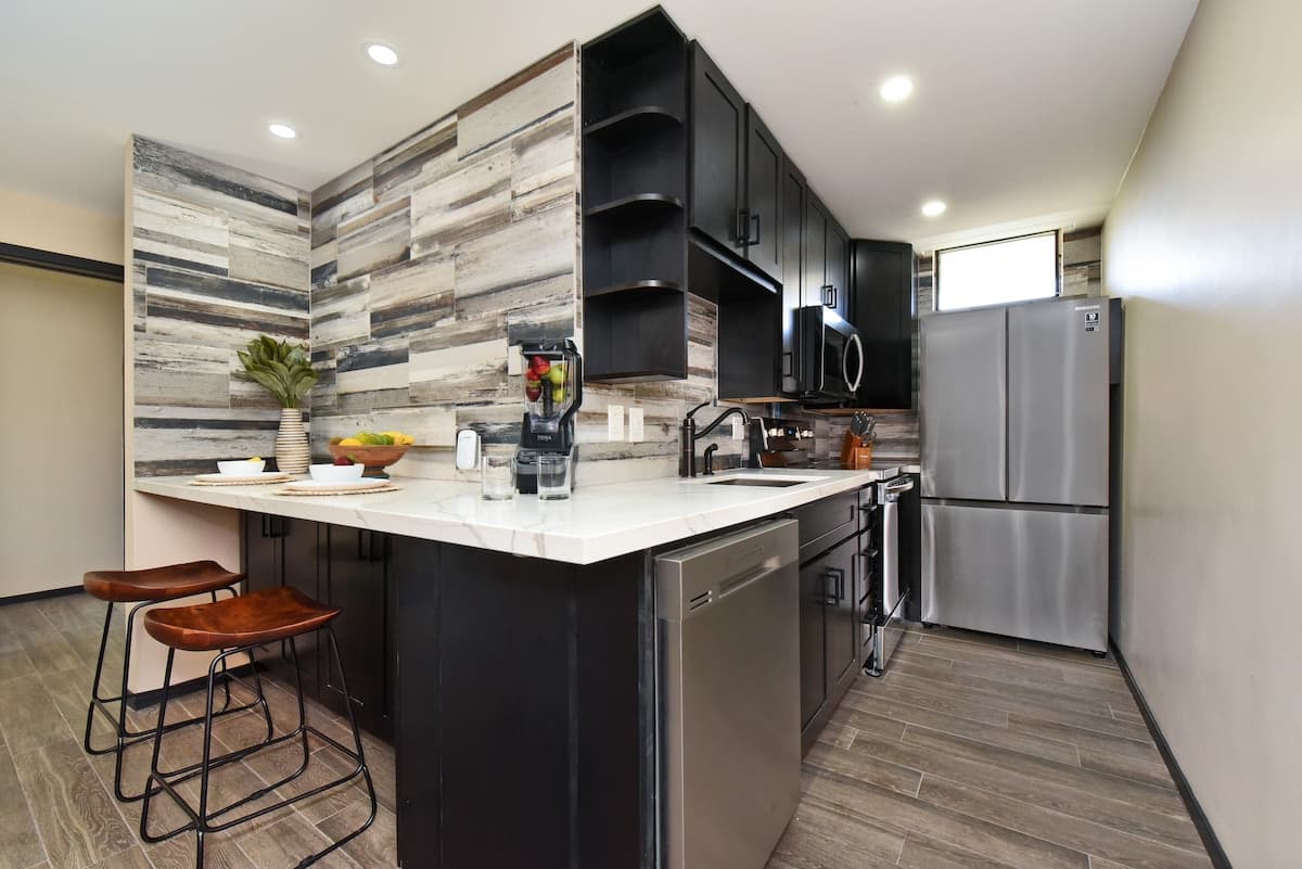 Condo in Kihei · ★4.76 · 1 bedroom · 2 beds · 2 baths - Photo 4