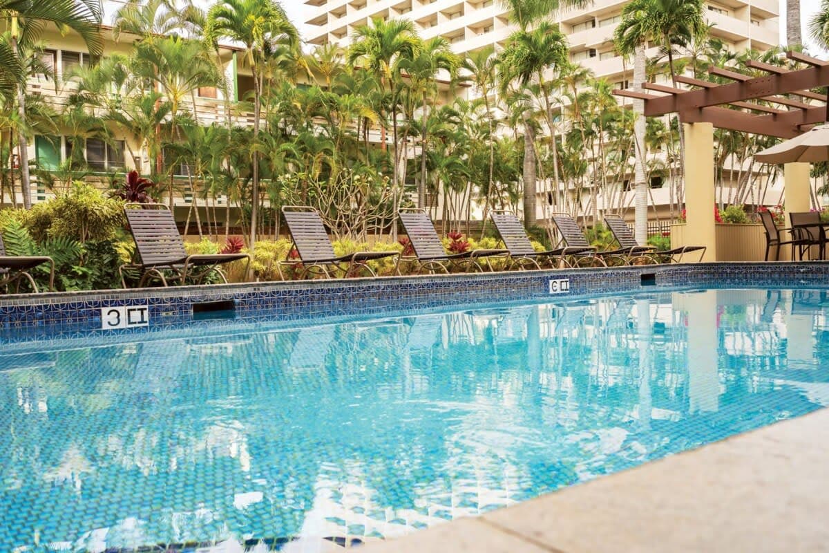 Condo in Honolulu · ★5.0 · Studio · 1 bed · 1 private bath - Photo 2