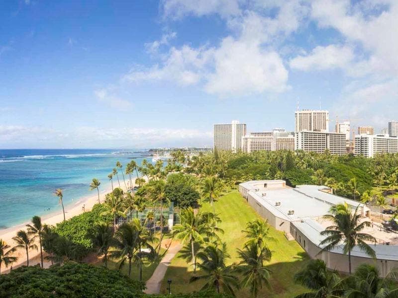 Condo in Honolulu · ★5.0 · Studio · 1 bed · 1 private bath - Photo 1
