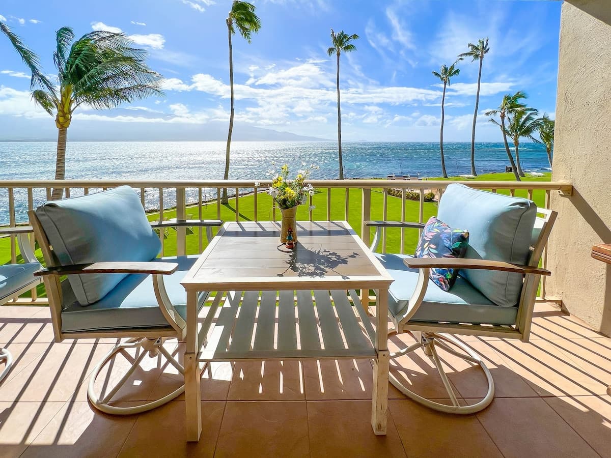 Condo in Wailuku · ★4.74 · 1 bedroom · 2 beds · 1 shared bath - Photo 2