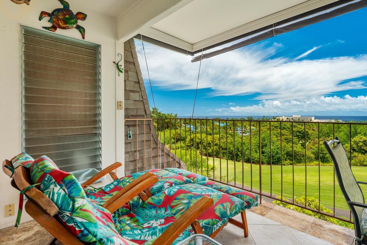 Condo in Kailua-Kona · ★4.5 · 1 bedroom · 2 beds · 2 shared baths - Photo 3