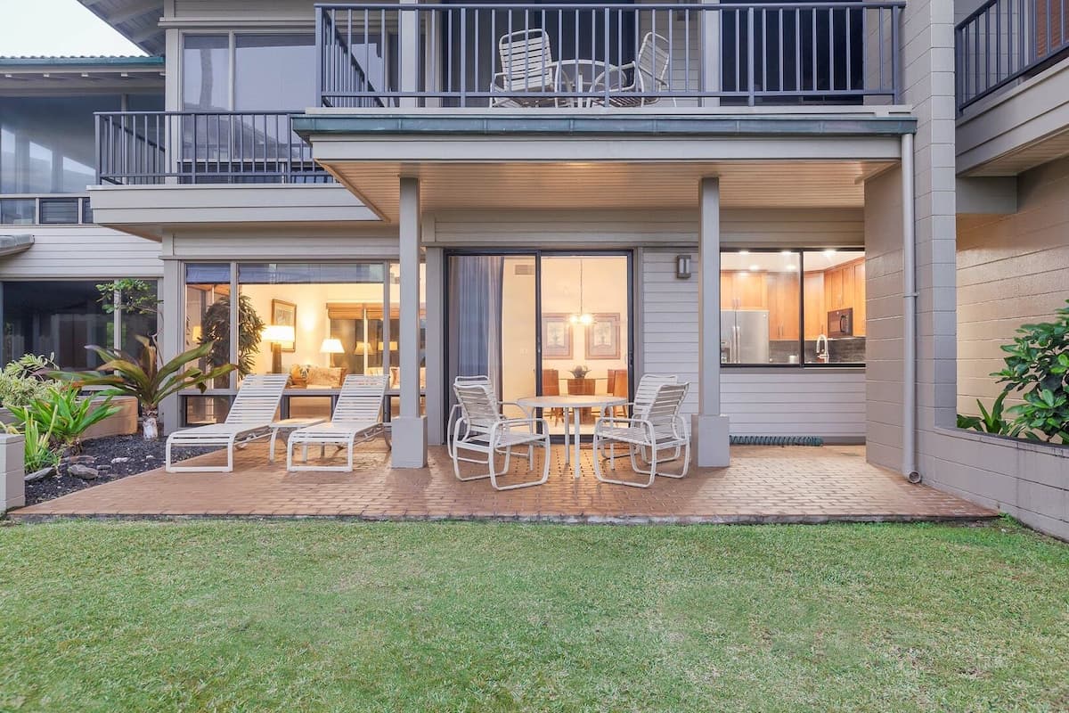 Condo in Lahaina · ★4.5 · 1 bedroom · 2 beds · 1 bath - Photo 2