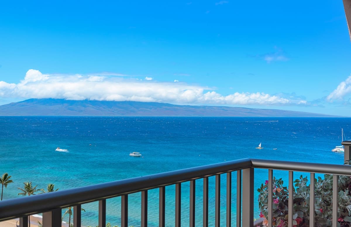 Condo in Lahaina · ★4.81 · Studio · 1 bed · 1 bath - Photo 3