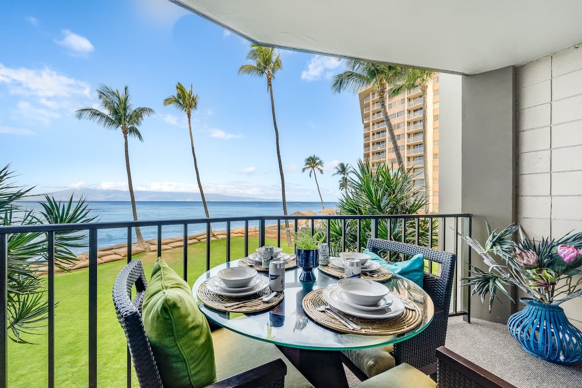 Condo in Lahaina · ★4.82 · 1 bedroom · 3 beds · 1 private bath - Photo 1