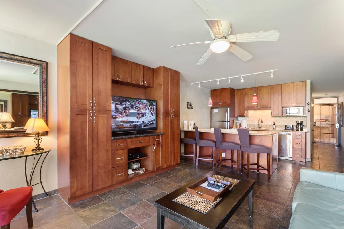 Condo in Kihei · ★5.0 · 1 bedroom · 2 beds · 1 private bath - Photo 5