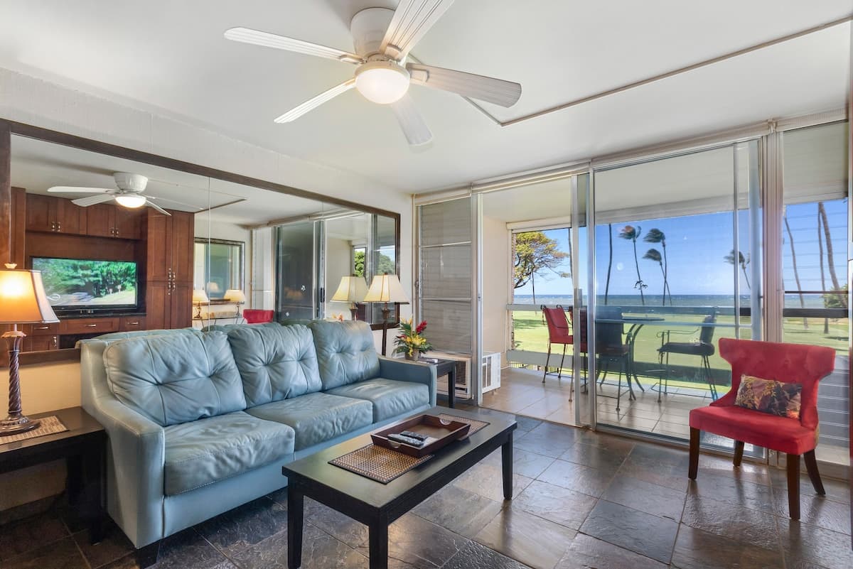 Condo in Kihei · ★5.0 · 1 bedroom · 2 beds · 1 private bath - Photo 2
