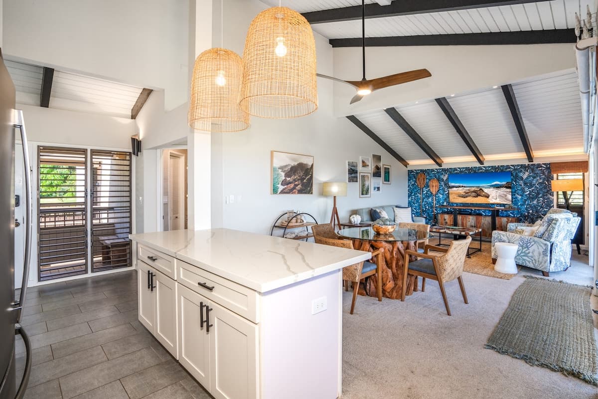 Condo in Kihei · ★4.95 · 1 bedroom · 2 beds · 2 baths - Photo 4
