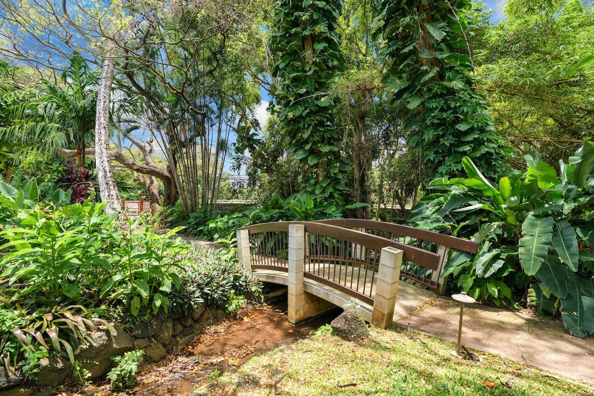 Condo in Koloa · ★4.67 · 1 bedroom · 2 beds · 1 private bath - Photo 4