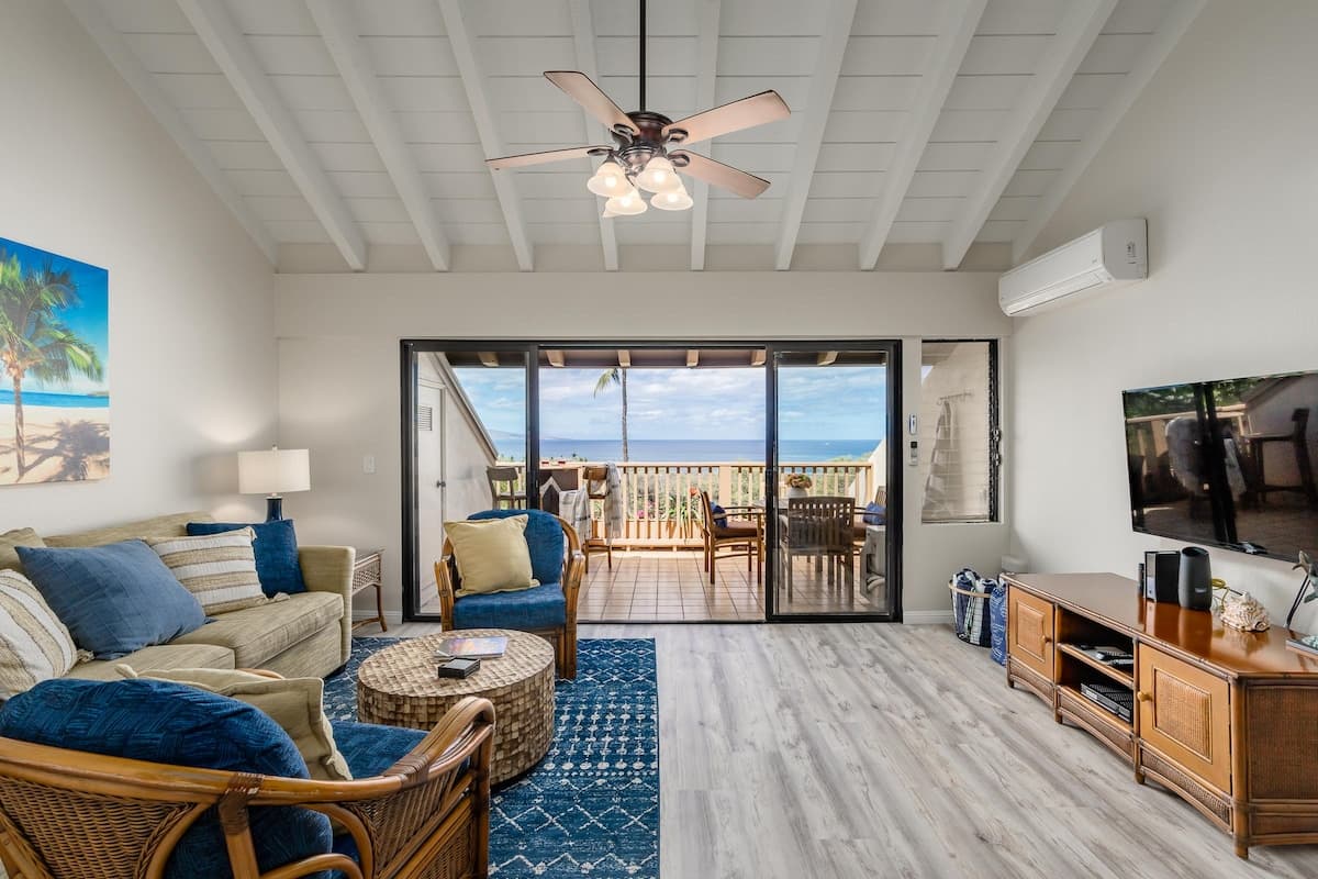 Condo in Kihei · ★4.88 · 2 bedrooms · 2 beds · 2 baths - Photo 2