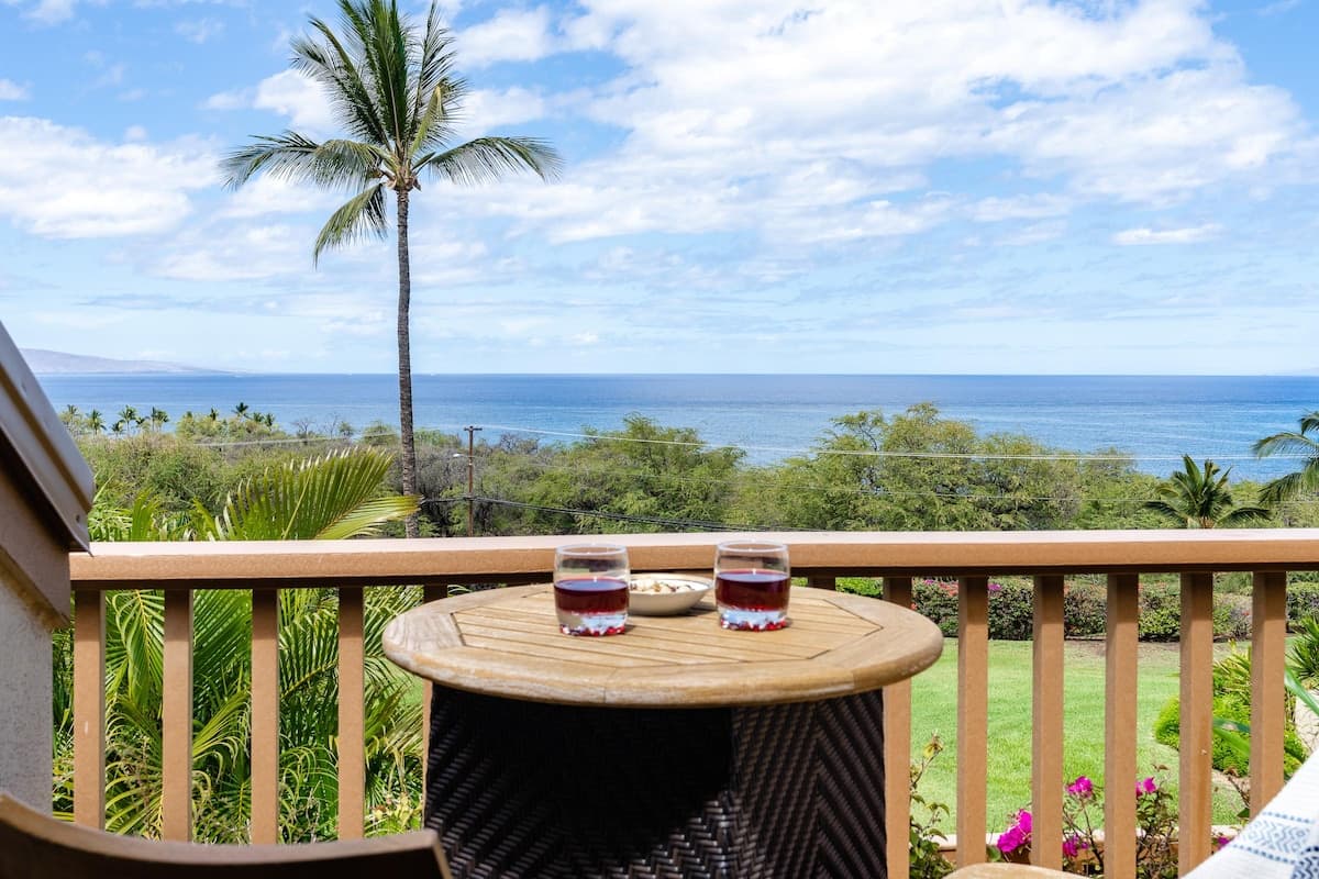 Condo in Kihei · ★4.88 · 2 bedrooms · 2 beds · 2 baths - Photo 5