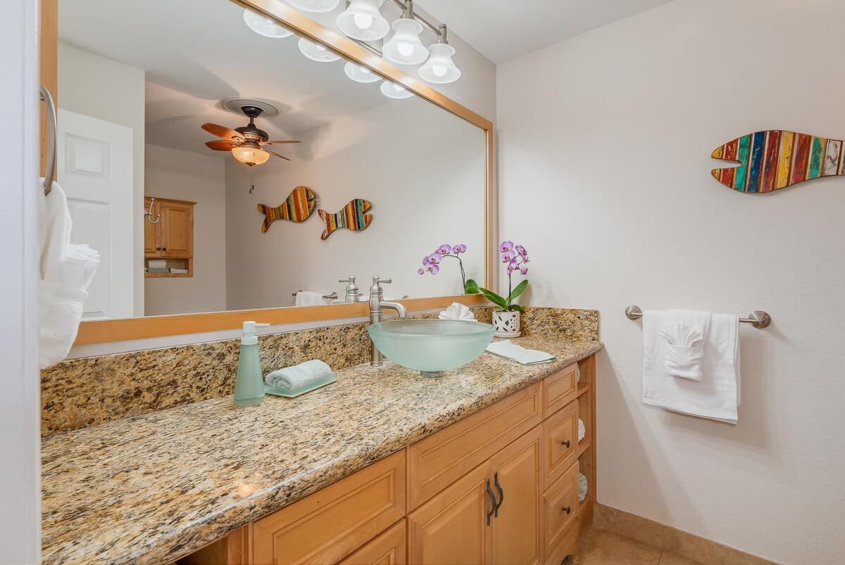 Condo in Kihei · ★4.88 · 2 bedrooms · 2 beds · 2 baths - Photo 4