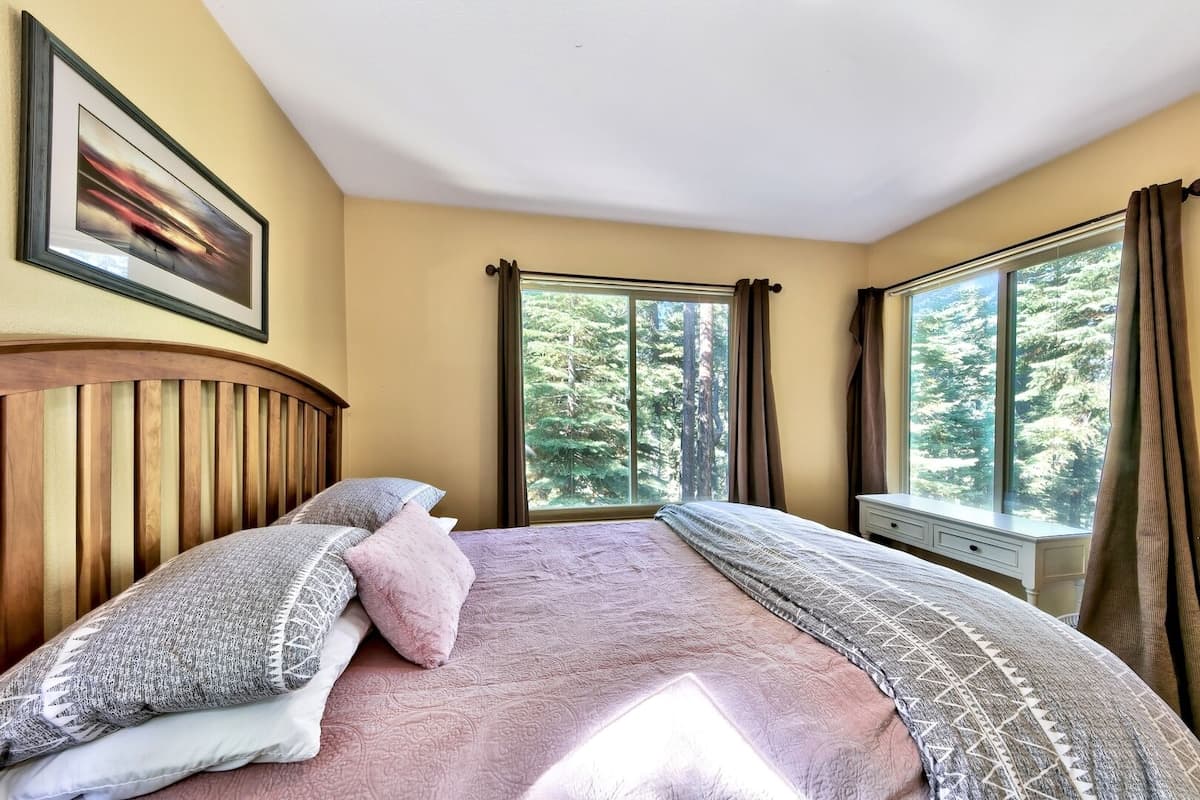 Hot Tub & Forest Views, Pets Welcome - Photo 5