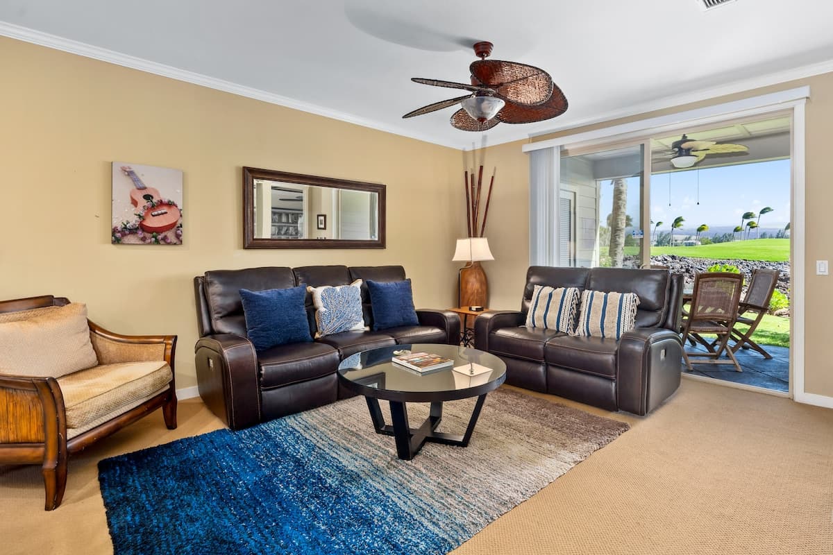 Condo in Waimea · ★4.83 · 2 bedrooms · 2 beds · 2 baths - Photo 1