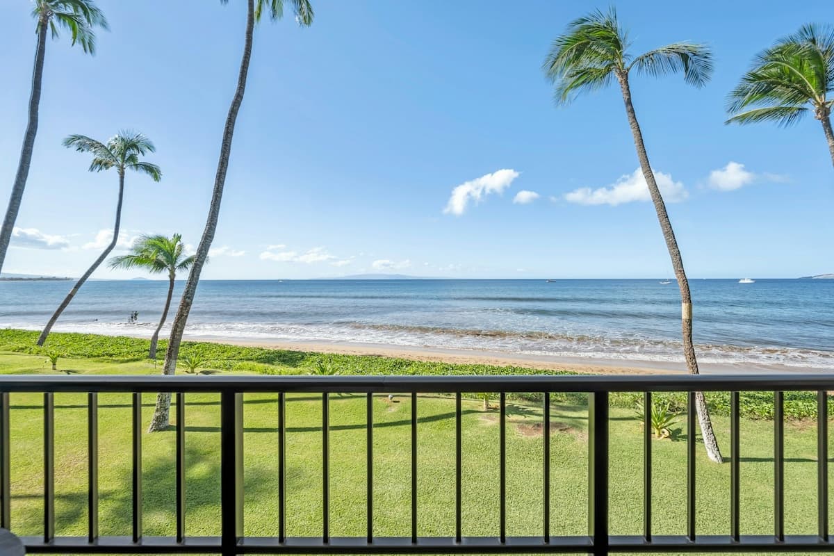 Sugar Beach Resort 231 1BR Oceanfront, Pool - Photo 1