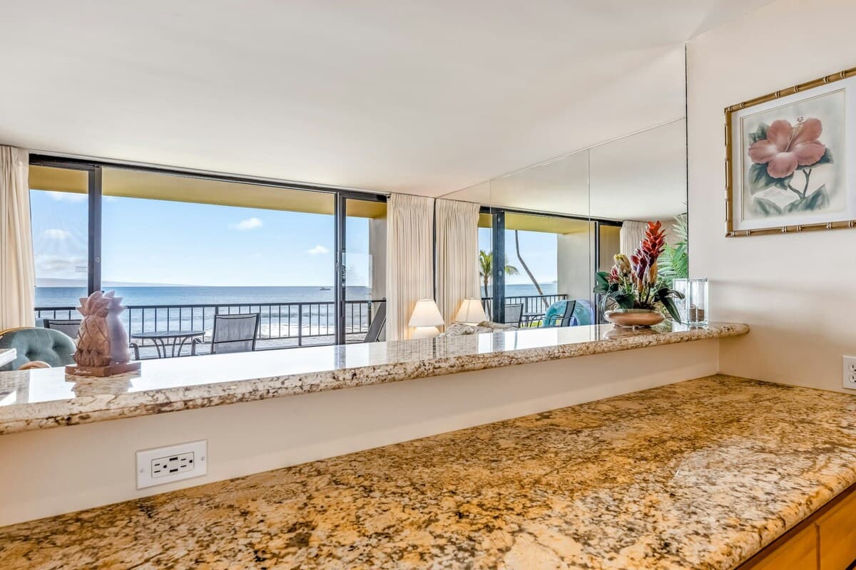 Sugar Beach Resort 231 1BR Oceanfront, Pool - Photo 5