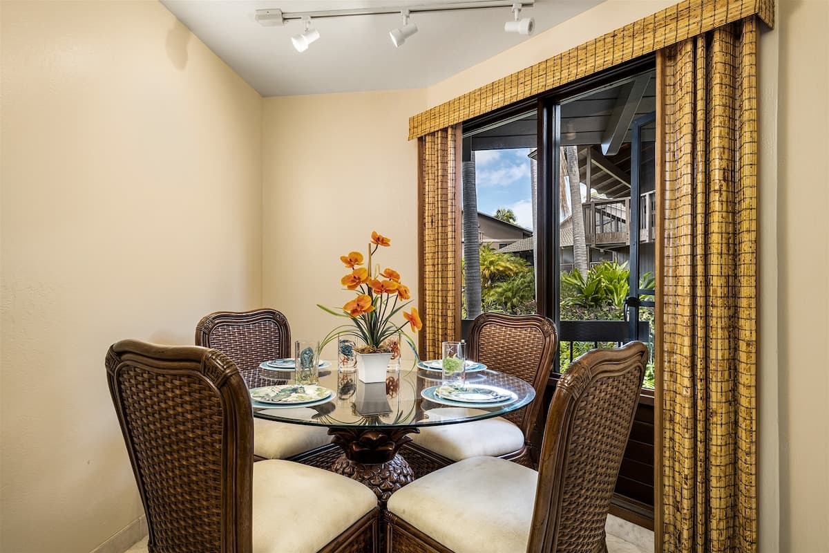 Condo in Kailua-Kona · ★4.73 · 1 bedroom · 2 beds · 1 bath - Photo 5