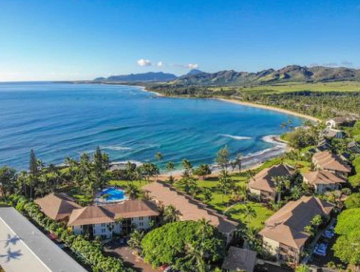 Condo in Kapaa · ★4.6 · 1 bedroom · 2 beds · 1.5 shared baths - Photo 3