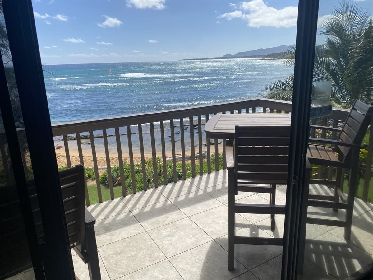 Condo in Kapaa · ★4.64 · 1 bedroom · 2 beds · 1.5 baths - Photo 2