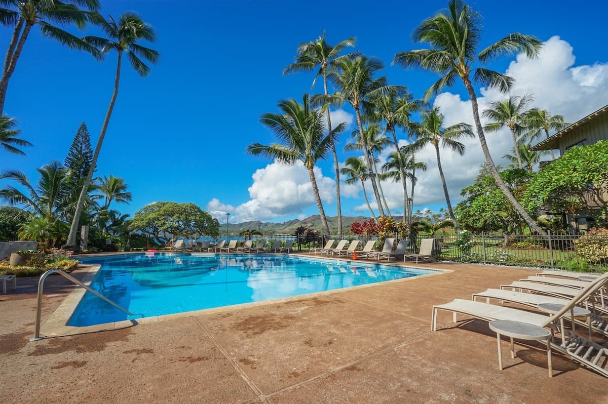 Condo in Kapaa · ★4.64 · 1 bedroom · 2 beds · 1.5 baths - Photo 4