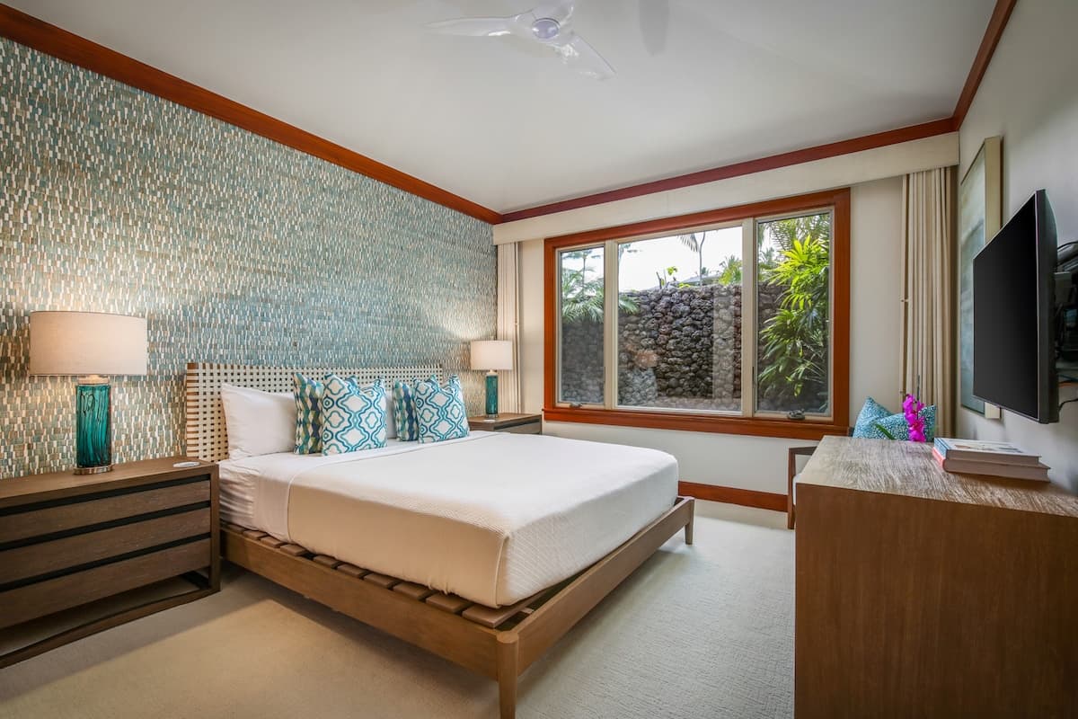 Home in Kailua-Kona · ★5.0 · 4 bedrooms · 4 beds · 4.5 baths - Photo 5
