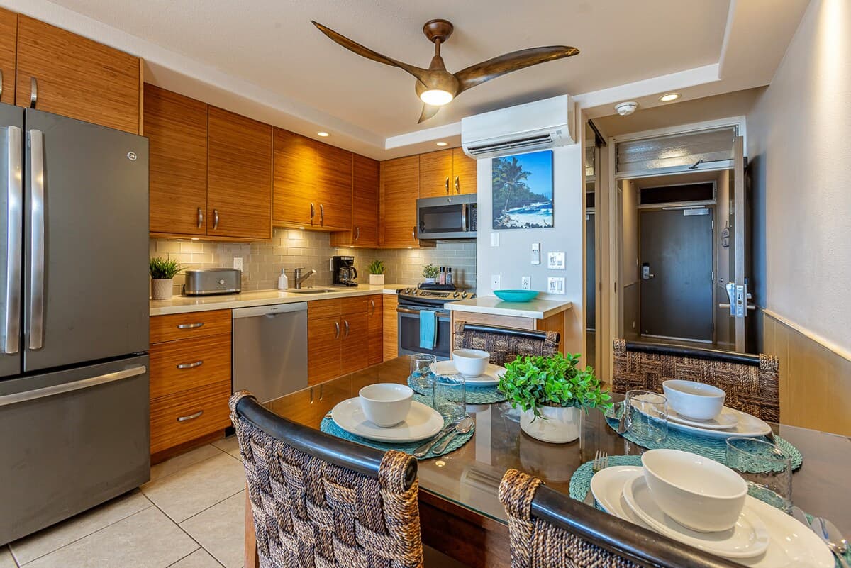 Condo in Kihei · ★4.88 · 2 bedrooms · 3 beds · 2 baths - Photo 5