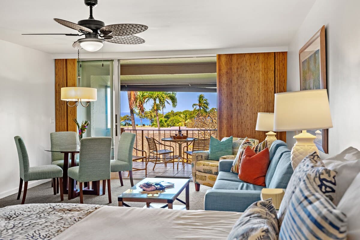 Condo in Lahaina · ★4.71 · 1 bedroom · 2 beds · 1 private bath - Photo 3