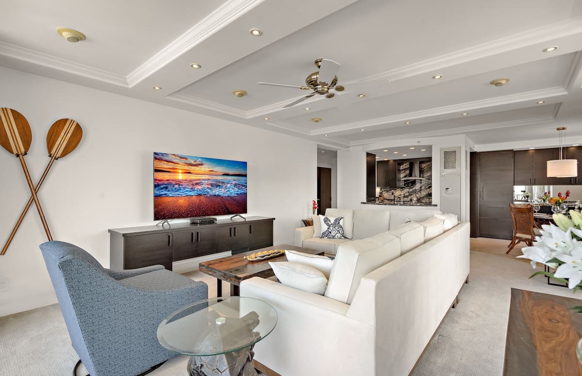Condo in Lahaina · ★4.87 · 2 bedrooms · 3 beds · 2 baths - Photo 4