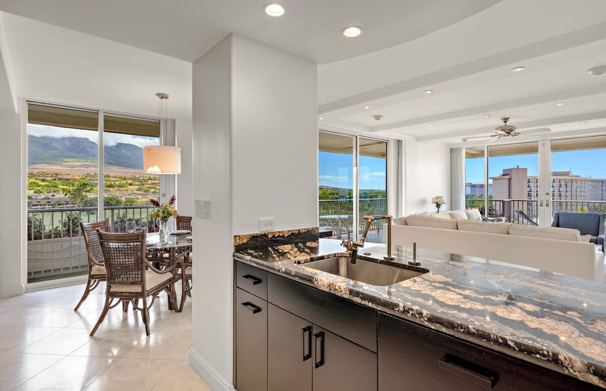 Condo in Lahaina · ★4.87 · 2 bedrooms · 3 beds · 2 baths - Photo 5