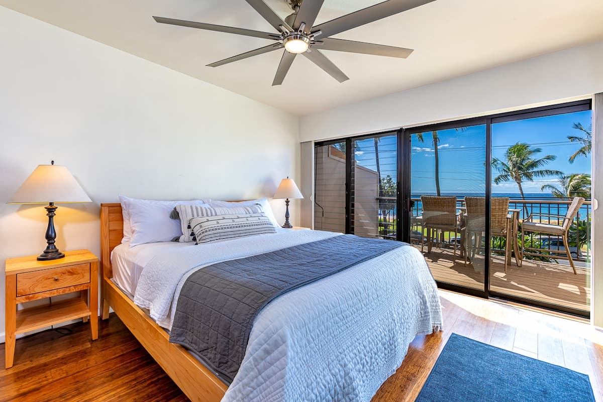 Condo in Kihei · ★4.88 · 2 bedrooms · 2 beds · 1.5 baths - Photo 2