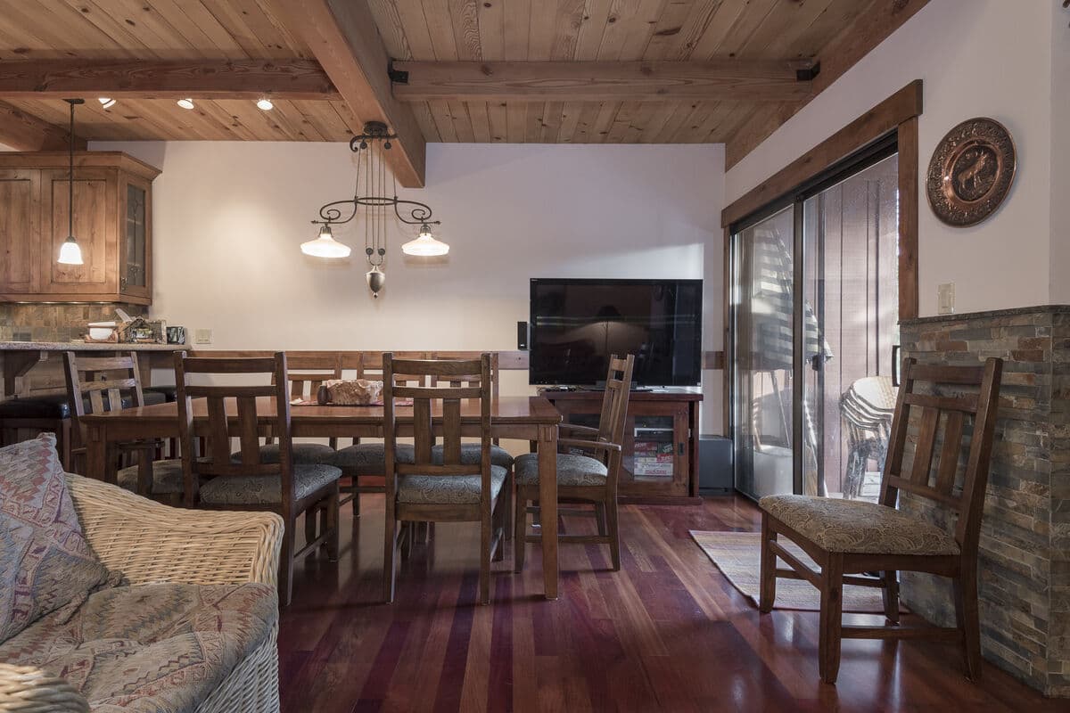 Luxury Lakefront Townhome in Northshore - Photo 5
