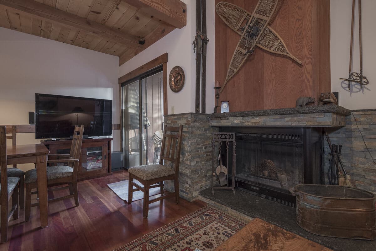 Luxury Lakefront Townhome in Northshore - Photo 4