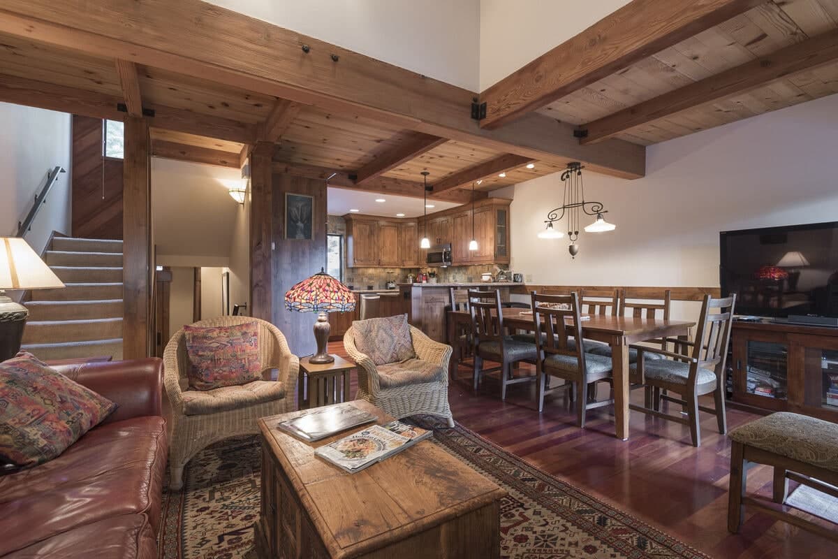 Luxury Lakefront Townhome in Northshore - Photo 1