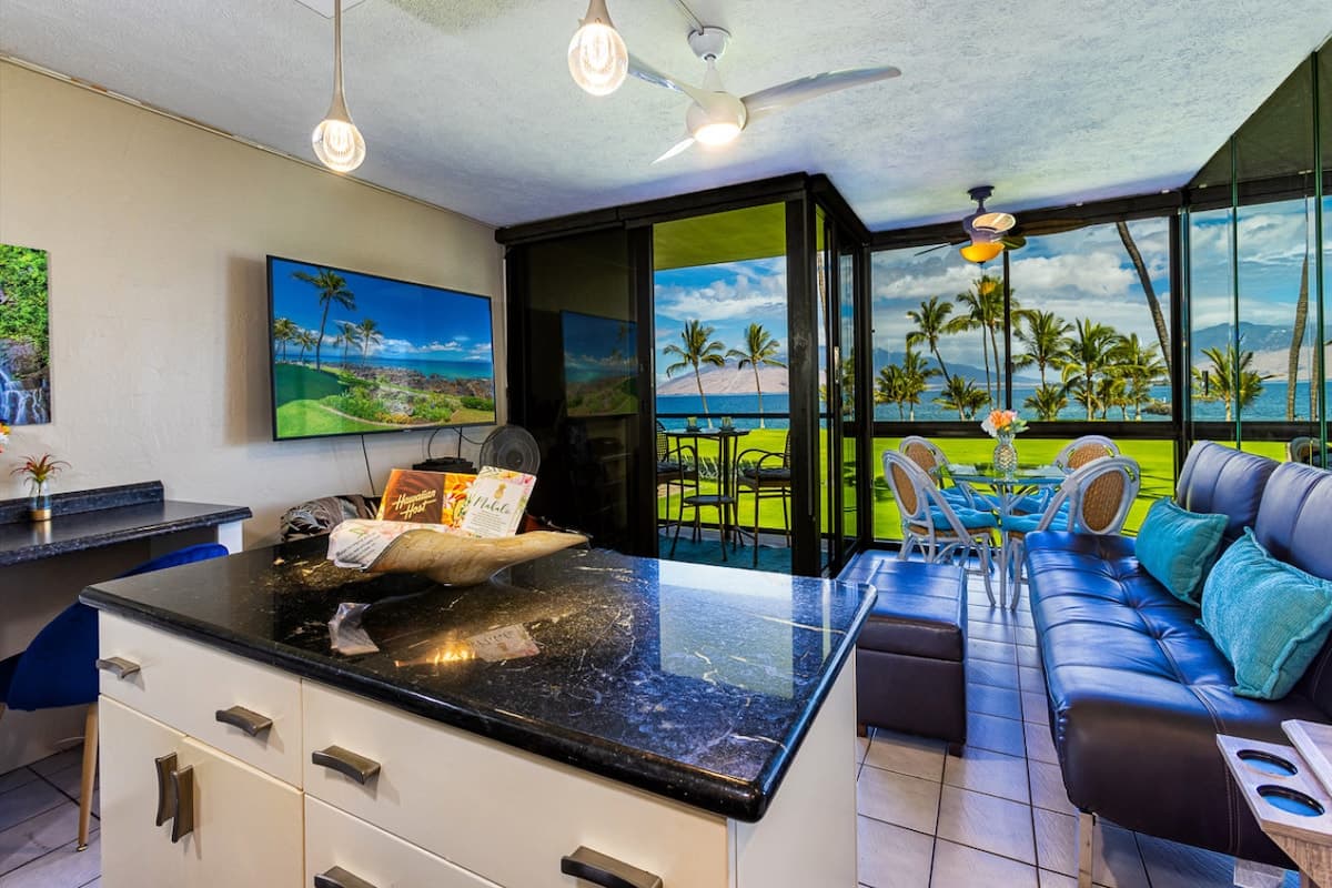 Condo in Kihei · ★4.9 · 1 bedroom · 2 beds · 1 bath - Photo 4