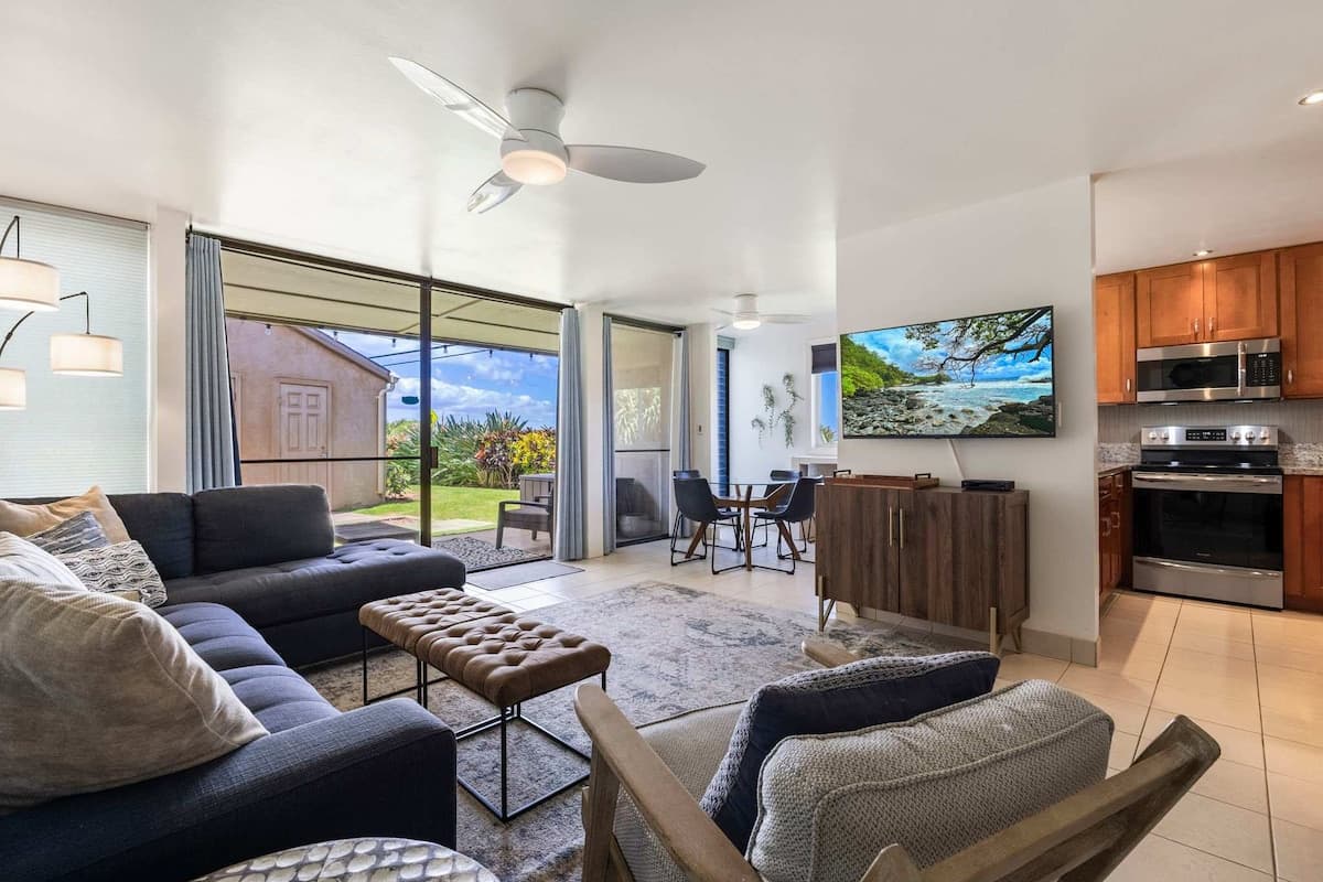 Condo in Kihei · ★4.87 · 2 bedrooms · 3 beds · 1 bath - Photo 3