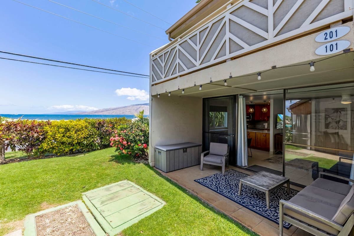 Condo in Kihei · ★4.87 · 2 bedrooms · 3 beds · 1 bath - Photo 1