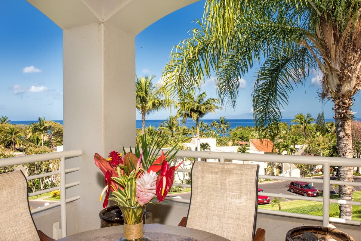 Home in Wailea · ★4.78 · 2 bedrooms · 2 beds · 2 baths - Photo 2